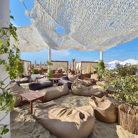 アパート Kombani 3