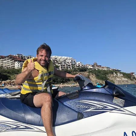 アパート Kombani 3