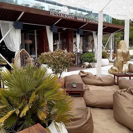 Kombani 3 アパート