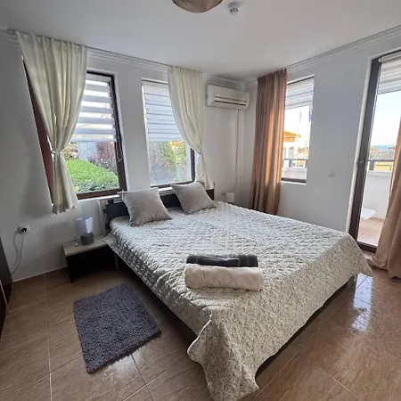 Apartment Kombani 3