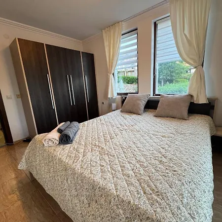 Apartment Kombani 3 *