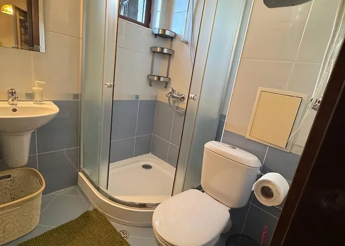 Апартамент Kombani 3 *