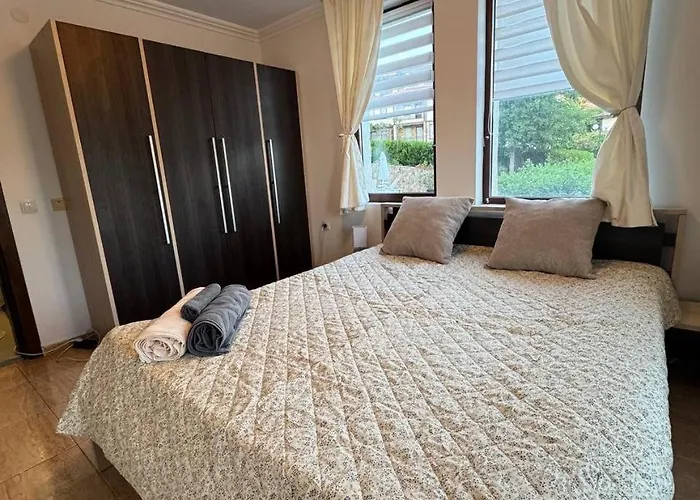 Апартамент Kombani 3 *