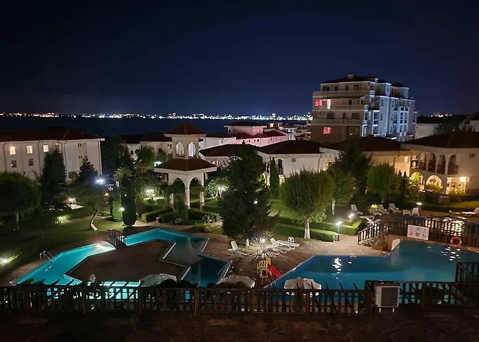 Апартамент Kombani 3 *